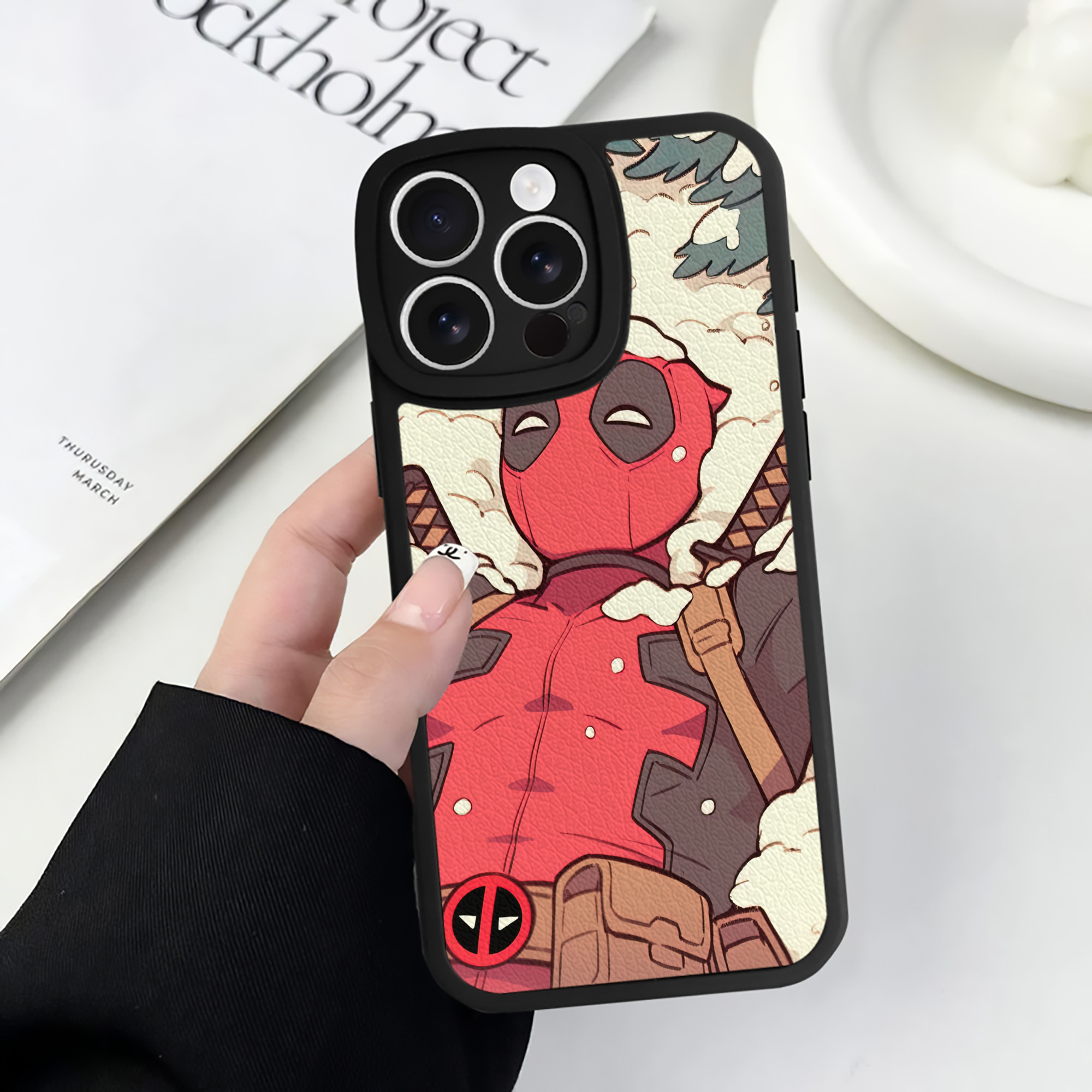 （画像用） Deadpool デッドプール 【iPhone 16シリーズ対応】シリコンスマホケース（レザー調） 材質：シリコン